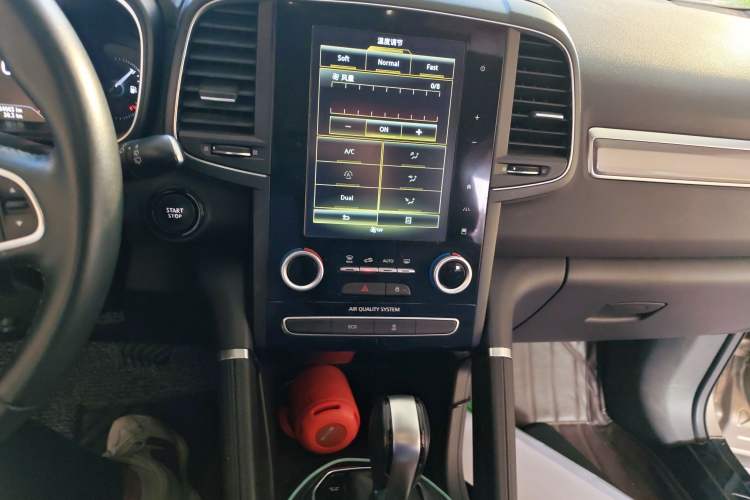 Used Renault Koleos 2018 2.5L Two-Wheel Drive Prestige Edition Audio And AC Panel