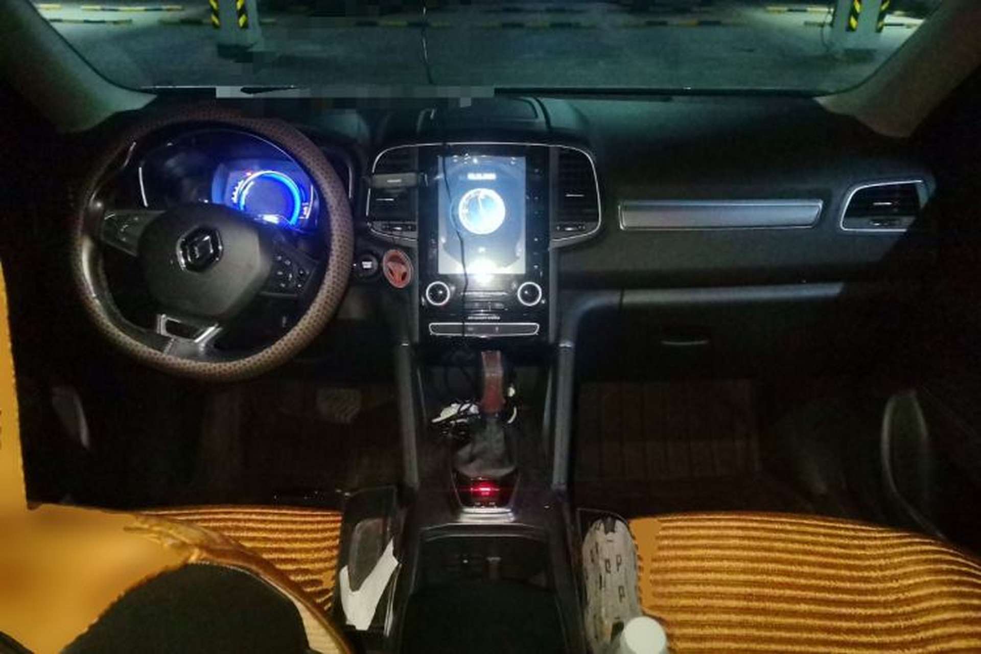 Used Renault Koleos 2018 2.5L Four-Wheel Drive Prestige Edition Center Console