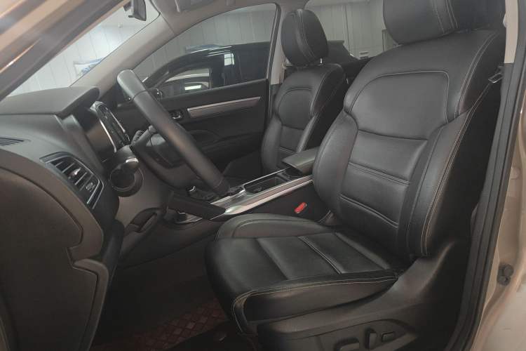 Used Renault Koleos 2018 2.5L Two-Wheel Drive Prestige Edition Left Front Seat