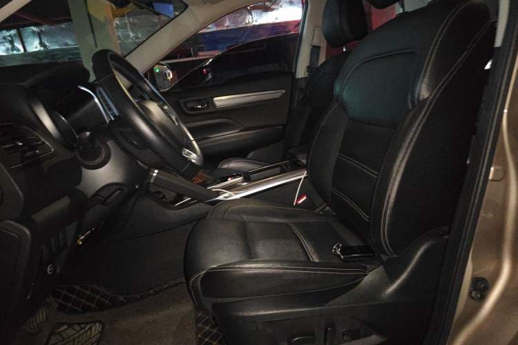 Used Renault Koleos 2018 2.5L Two-Wheel Drive Prestige Edition Left Front Seat