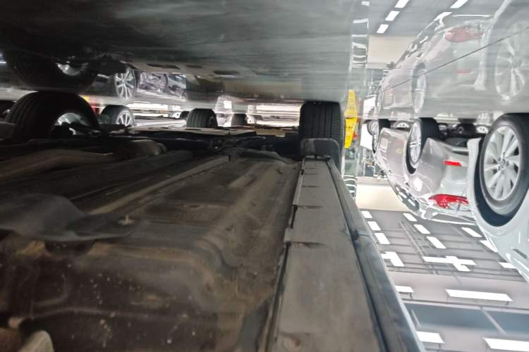 Used Renault Koleos 2018 2.5L Two-Wheel Drive Prestige Edition Left Side Sill