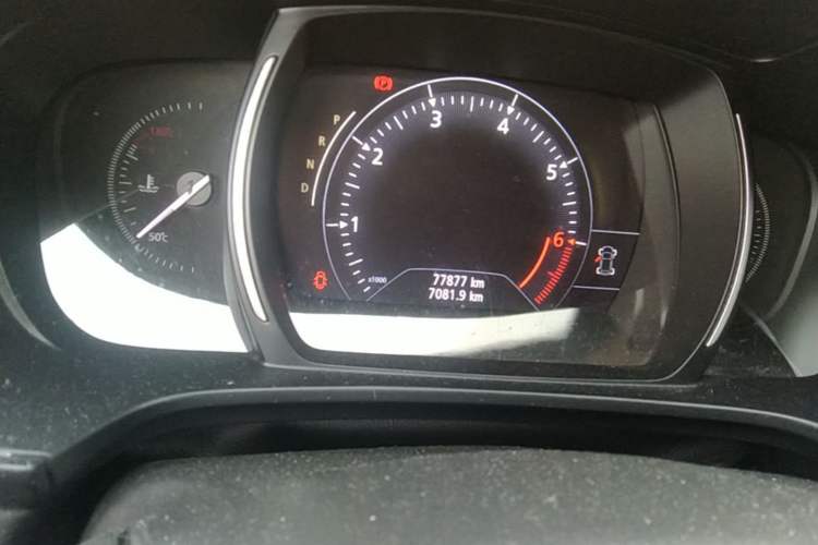 Used Renault Koleos 2018 2.0L Two-Wheel-Drive Luxury Edition Odometer Close Up