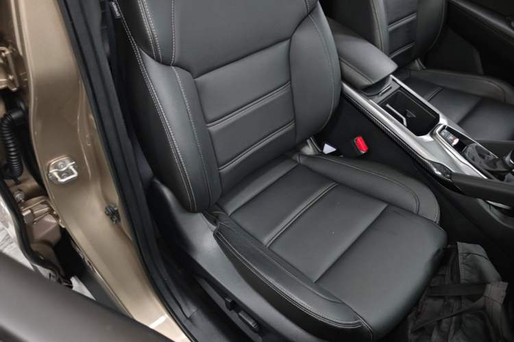 Used Renault Koleos 2018 2.5L Two-Wheel Drive Prestige Edition Right Front Seat