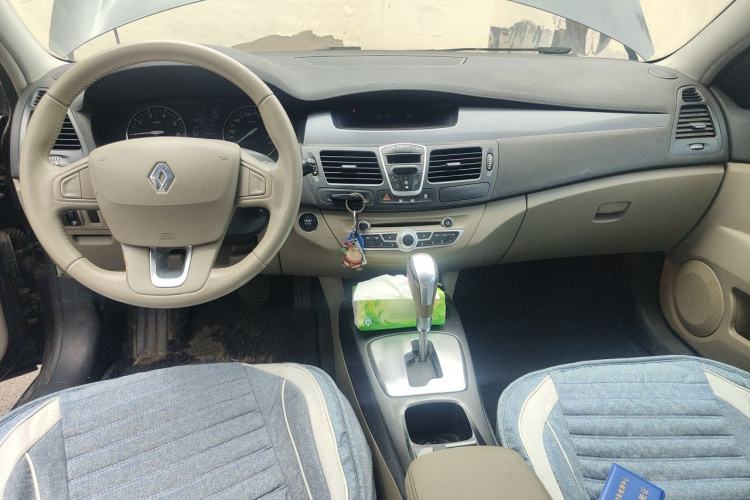 Used Renault Laguna 2009 2.0T Center Console