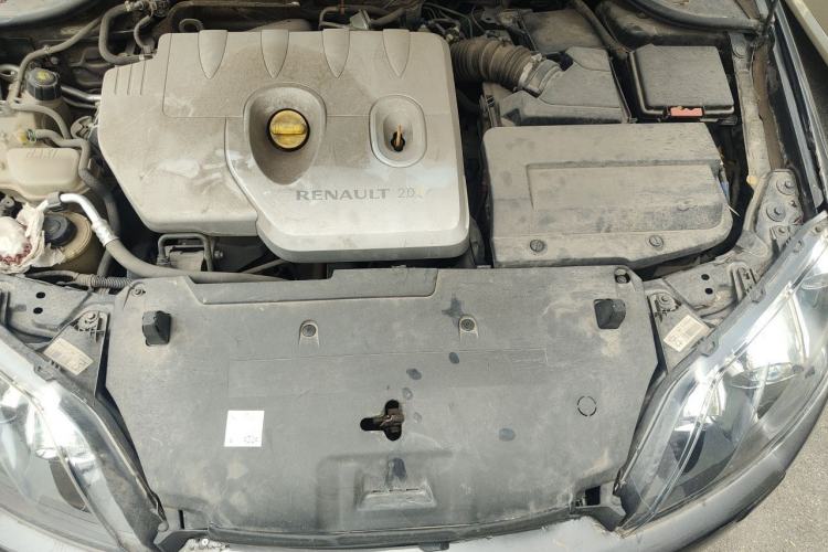 Used Renault Laguna 2009 2.0T Engine Bay