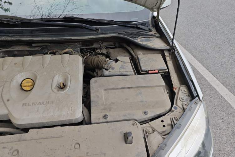 Used Renault Laguna 2011 2.0T Comfort Edition Engine Bay Left