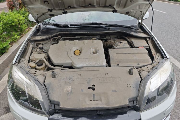 Used Renault Laguna 2011 2.0T Comfort Edition Engine Bay