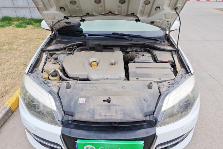 Used Renault Laguna 2011 2.0T Comfort Edition Engine Bay