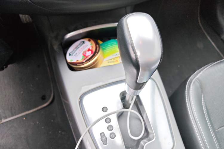 Used Renault Laguna 2011 2.0T Comfort Edition Gear Lever