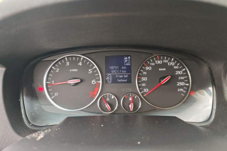 Used Renault Laguna 2011 2.0T Comfort Edition Odometer Close Up