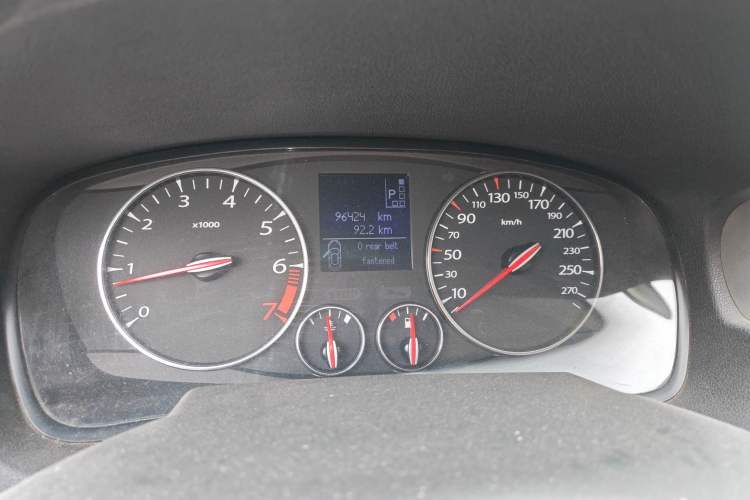 Used Renault Laguna 2011 2.0T Comfort Edition Odometer Close Up