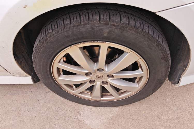 Used Renault Laguna 2011 2.0T Comfort Edition Right Front Wheel Hub