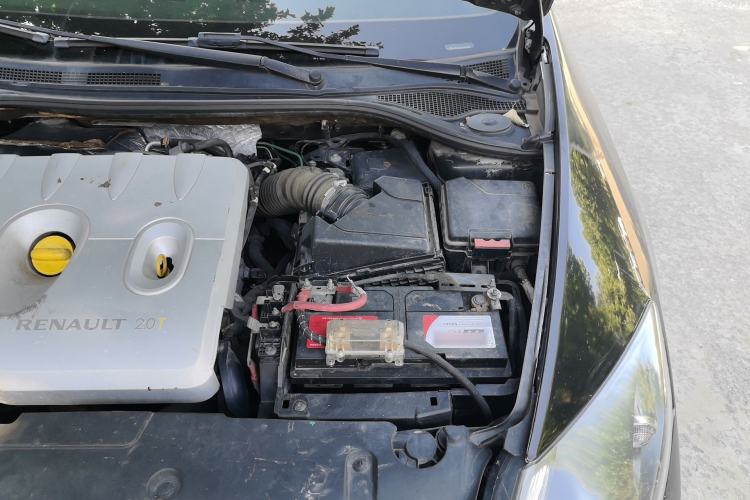 Used Renault Laguna 2012 Gu Bei 2.0T Luxury Navigation Edition Engine Bay Left