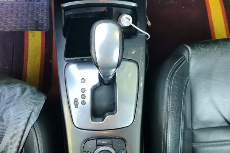 Used Renault Laguna 2012 Gu Bei 2.0T Luxury Navigation Edition Gear Lever
