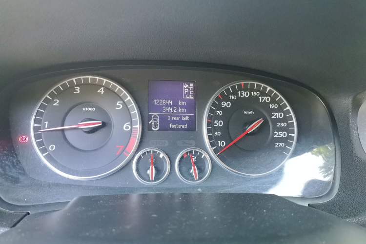 Used Renault Laguna 2012 Gu Bei 2.0T Luxury Navigation Edition Odometer Close Up
