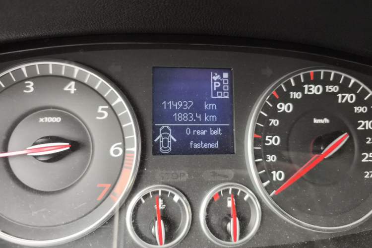 Used Renault Laguna 2012 Gu Bei 2.0T Luxury Navigation Edition Odometer Close Up