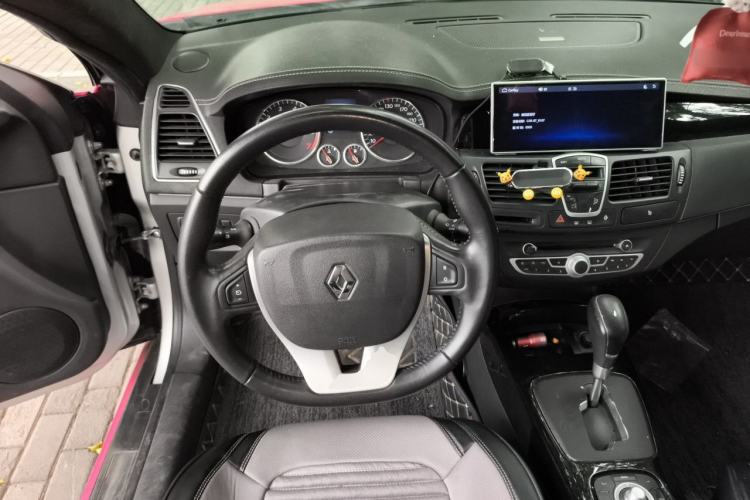 Used Renault Laguna 2012 Gu Bei 2.0T Luxury Navigation Edition Steering Wheel