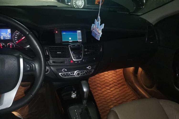 Used Renault Laguna 2012 Gu Bei 2.0T Luxury Navigation Edition Audio And AC Panel