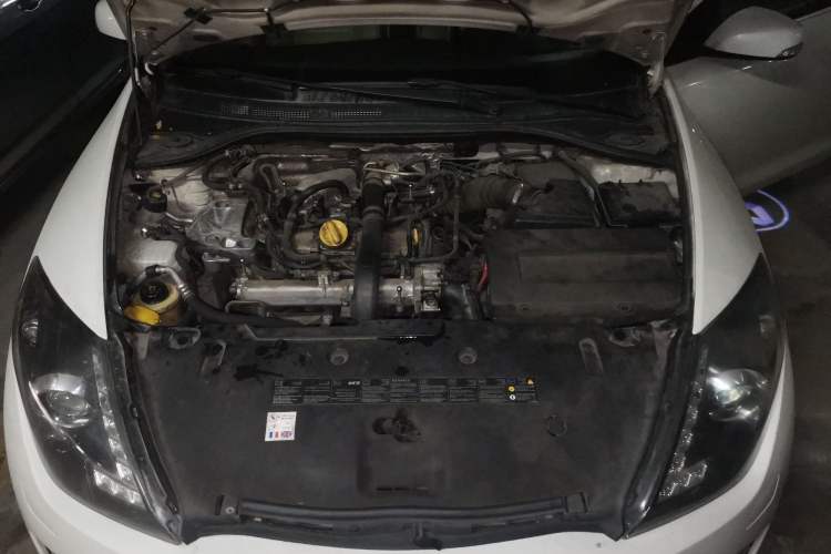Used Renault Laguna 2012 Gu Bei 2.0T Luxury Navigation Edition Engine Bay