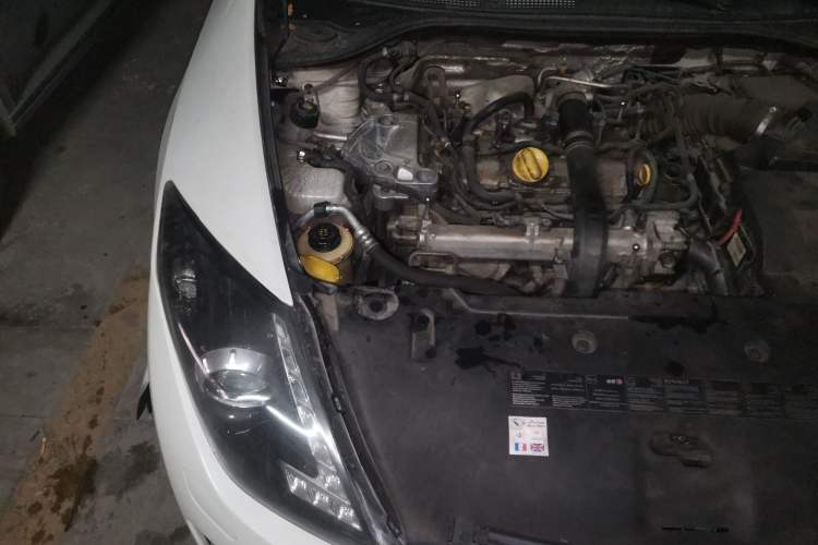 Used Renault Laguna 2012 Gu Bei 2.0T Luxury Navigation Edition Engine Bay Right