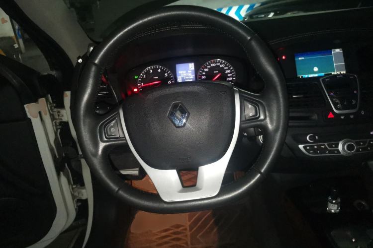 Used Renault Laguna 2012 Gu Bei 2.0T Luxury Navigation Edition Steering Wheel