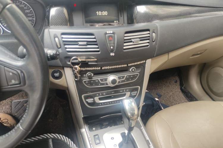 Used Renault Latitude 2011 2.0L CVT Luxury Navigation Edition Audio And AC Panel