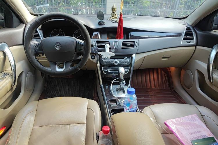 Used Renault Latitude 2011 2.5L Automatic Flagship Navigation Edition Center Console