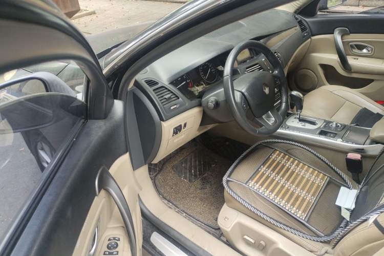 Used Renault Latitude 2011 2.0L CVT Luxury Navigation Edition Driver Seat