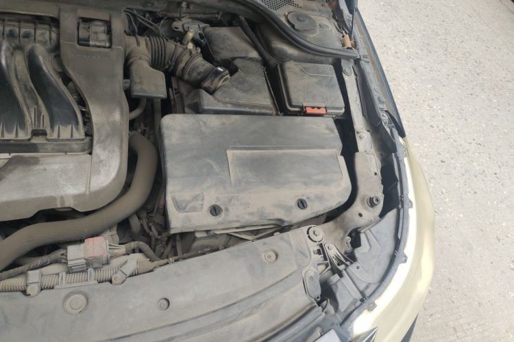 Used Renault Latitude 2011 2.0L CVT Luxury Navigation Edition Engine Bay Left
