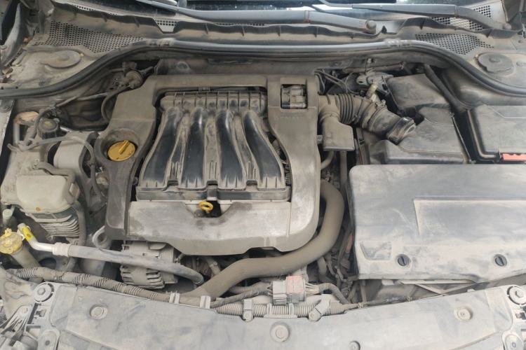 Used Renault Latitude 2011 2.0L CVT Luxury Navigation Edition Engine Bay