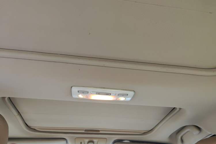 Used Renault Latitude 2011 2.5L Automatic Flagship Navigation Edition Headliner