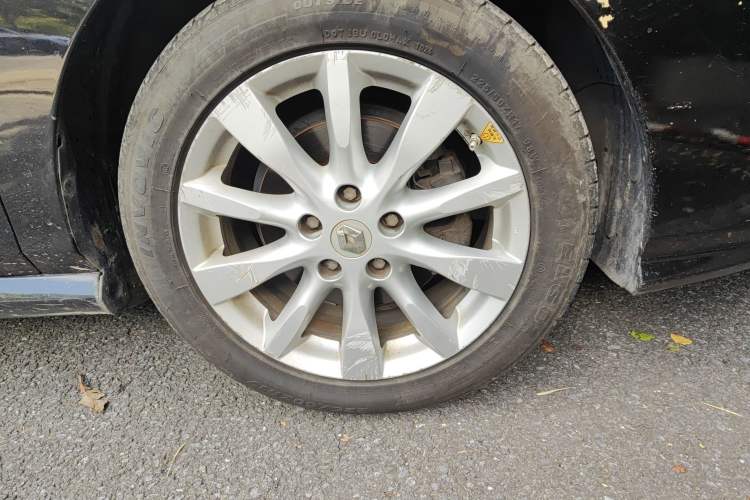 Used Renault Latitude 2011 2.5L Automatic Flagship Navigation Edition Right Front Wheel Hub