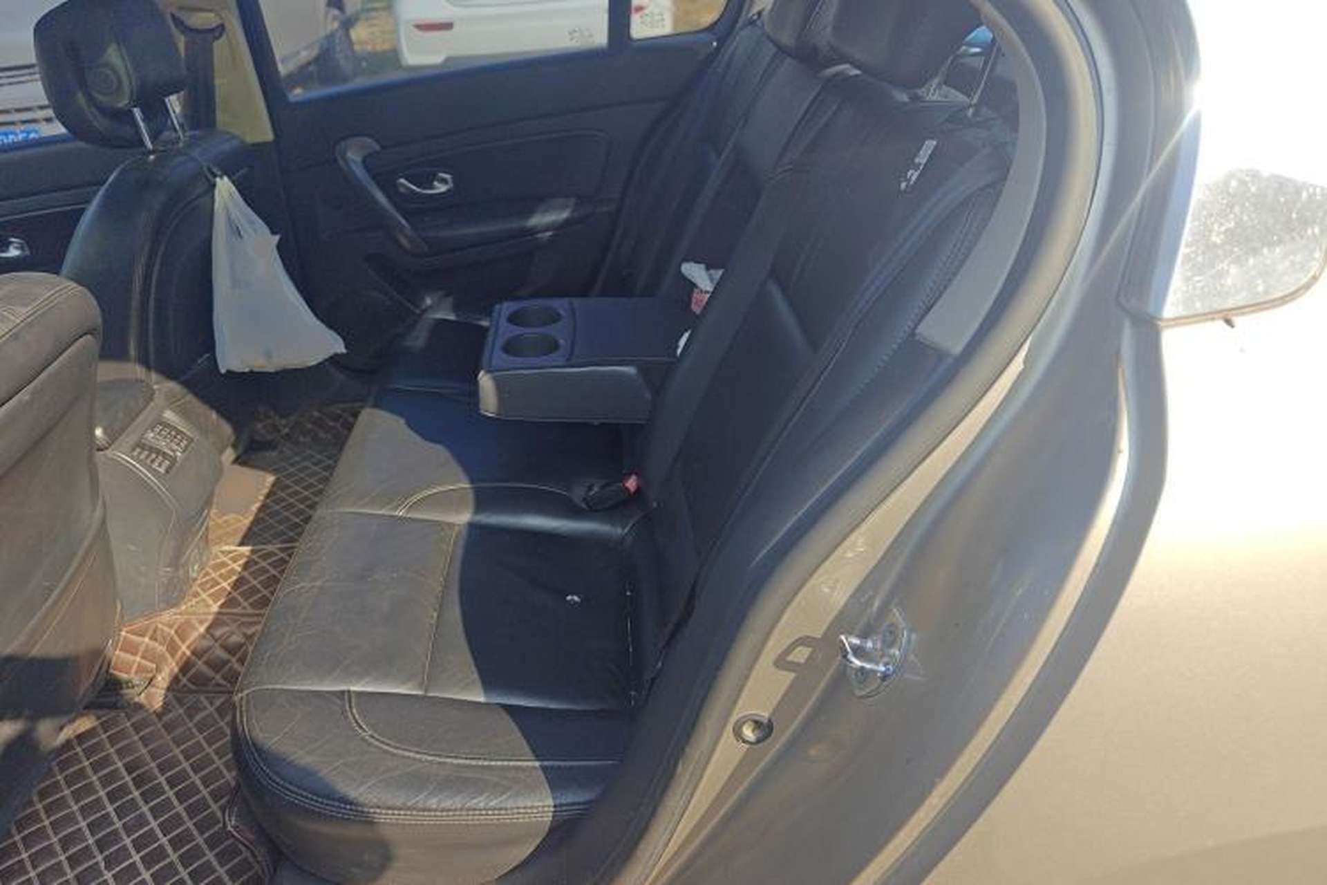 Used Renault Latitude 2011 2.0L CVT Luxury Navigation Edition Left Rear Seat