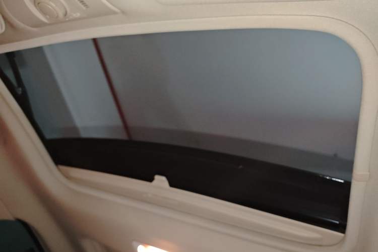 Used Renault Latitude 2011 2.5L Automatic Luxury Navigation Edition Headliner