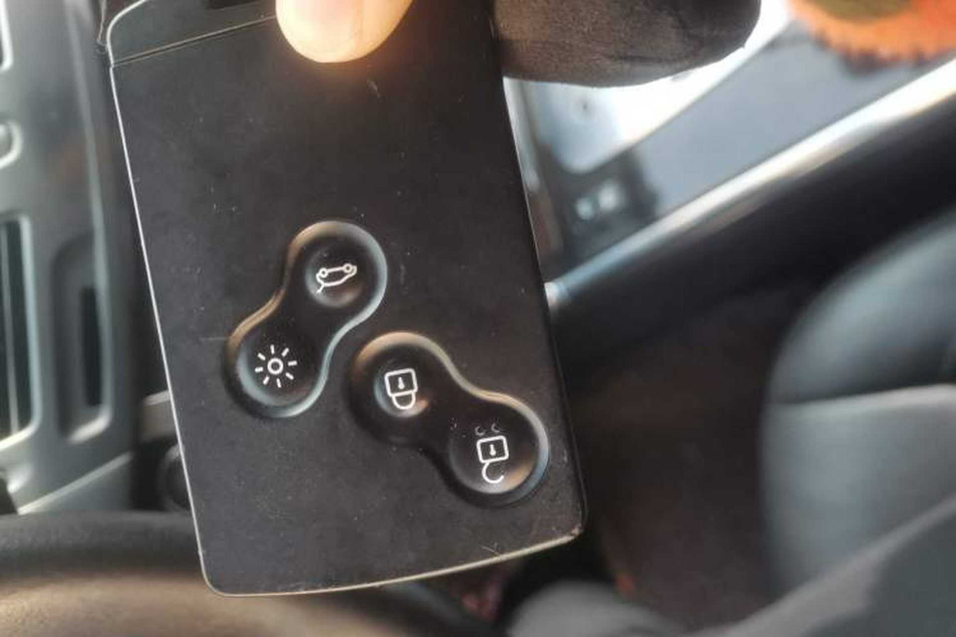 Used Renault Latitude 2011 2.5L Automatic Luxury Navigation Edition Vehicle Key