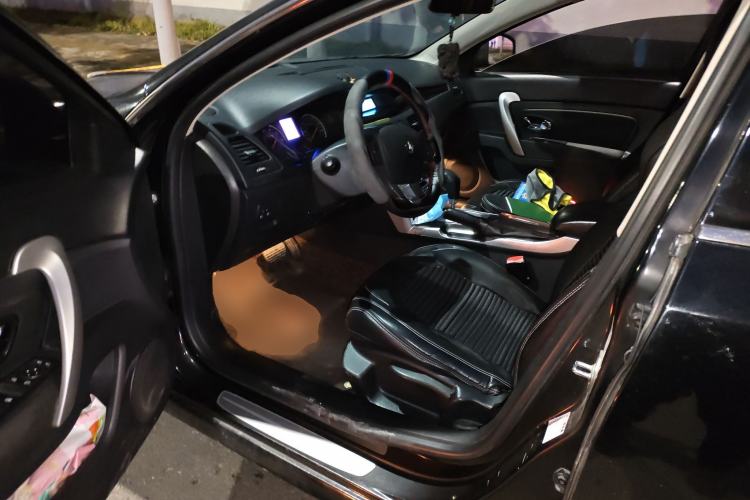 Used Renault Latitude 2013 2.0L CVT Fashion Edition Driver Seat