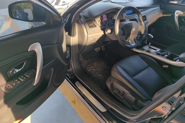 Used Renault Latitude 2013 Facelift 2.0L CVT Luxury Edition Driver Seat