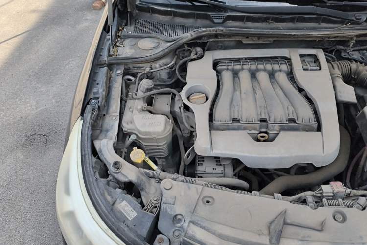 Used Renault Latitude 2013 Facelift 2.0L CVT Luxury Edition Engine Bay Right