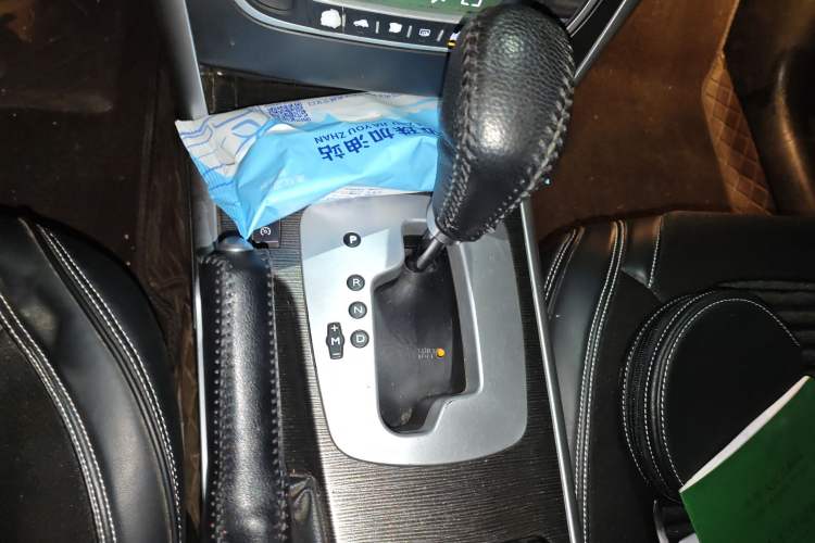 Used Renault Latitude 2013 2.0L CVT Fashion Edition Gear Lever