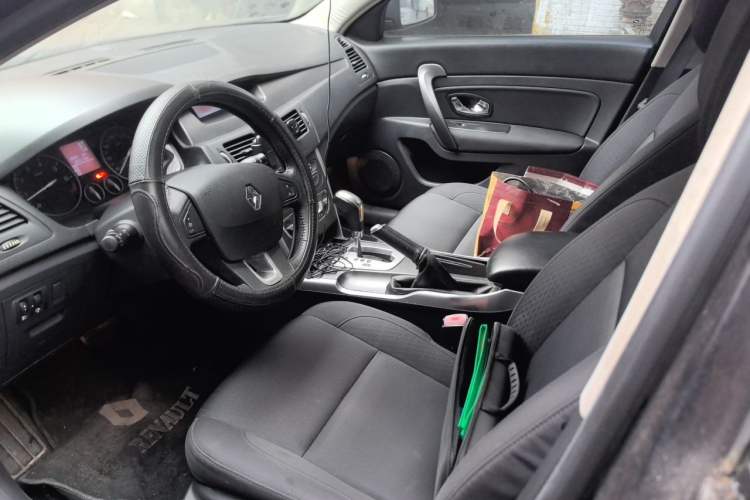 Used Renault Latitude 2013 Revised Version 2.0L CVT Comfort Edition Left Front Seat
