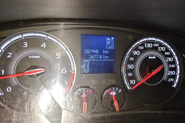 Used Renault Latitude 2013 2.0L CVT Fashion Edition Odometer Close Up