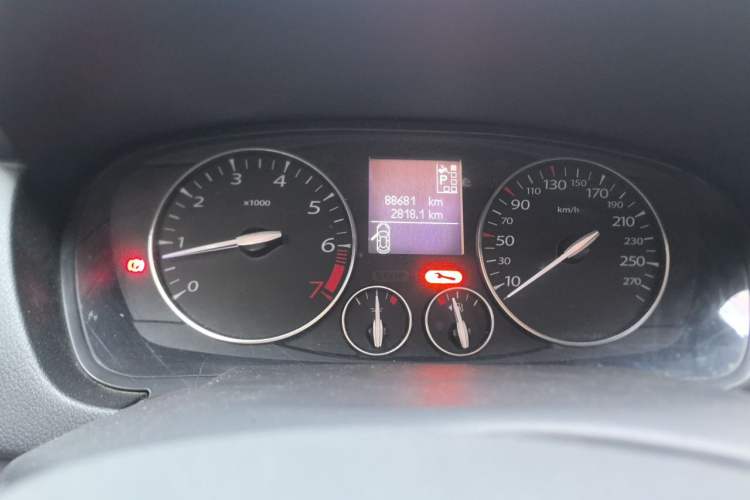 Used Renault Latitude 2013 Revised Version 2.0L CVT Comfort Edition Odometer Close Up