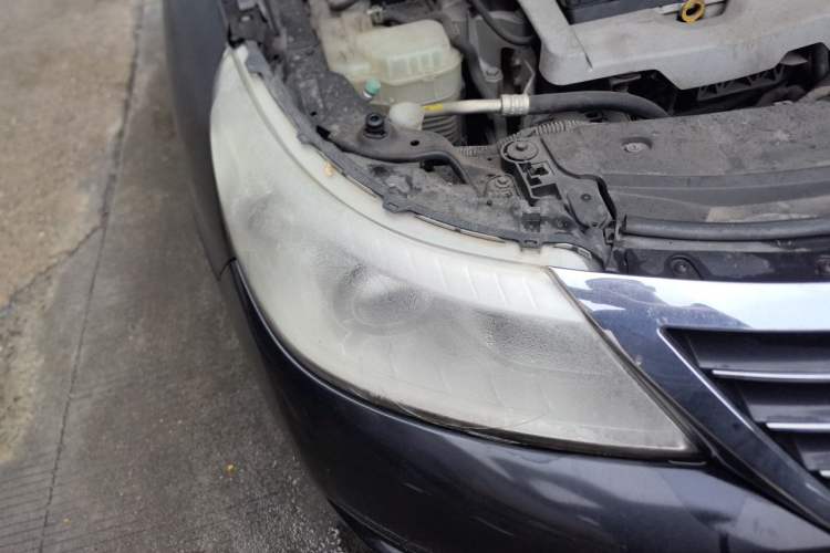 Used Renault Latitude 2013 Revised Version 2.0L CVT Comfort Edition Right Front Headlight