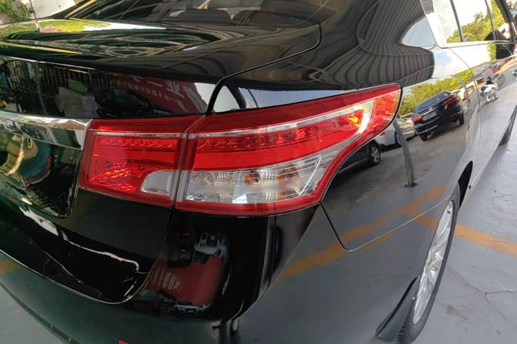 Used Renault Latitude 2013 Facelift 2.0L CVT Luxury Edition Right Rear Taillight