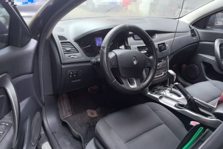 Used Renault Latitude 2013 Revised Version 2.0L CVT Comfort Edition Steering Wheel