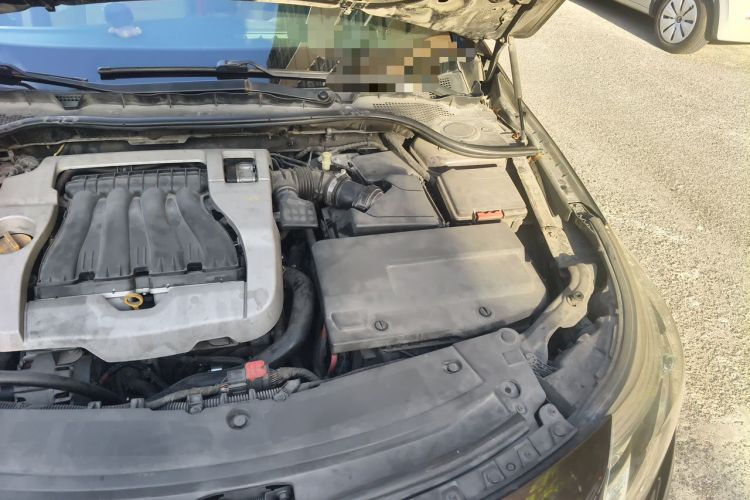 Used Renault Latitude 2013 Facelift 2.0L CVT Luxury Edition Engine Bay Left