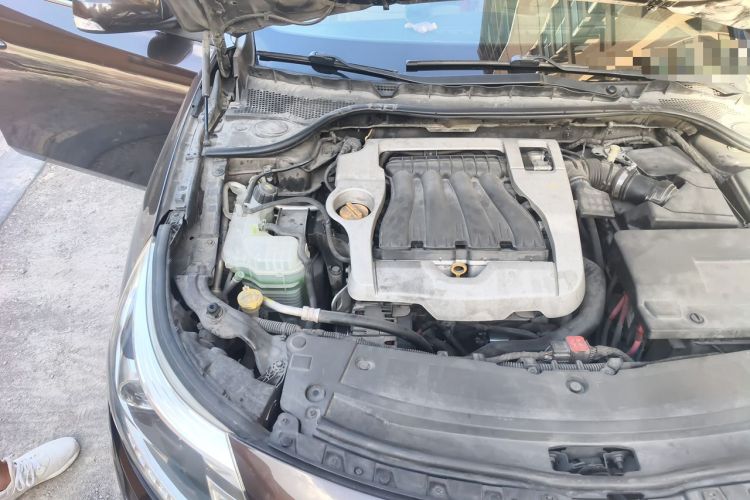 Used Renault Latitude 2013 Facelift 2.0L CVT Luxury Edition Engine Bay Right