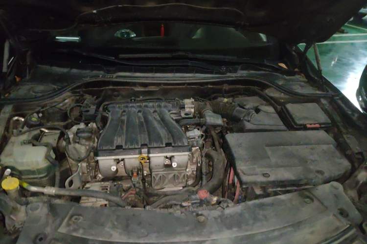 Used Renault Latitude 2013 Facelift 2.0L CVT Luxury Edition Engine Bay