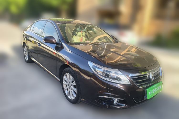 Used Renault Latitude 2013 Facelift 2.0L CVT Luxury Edition Front Right 45 Deg