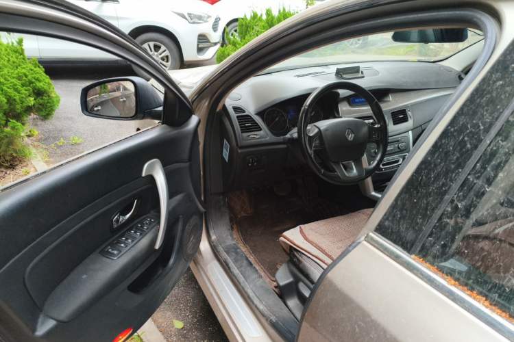 Used Renault Latitude 2013 Revised Version 2.0L CVT Comfort Edition Driver Seat